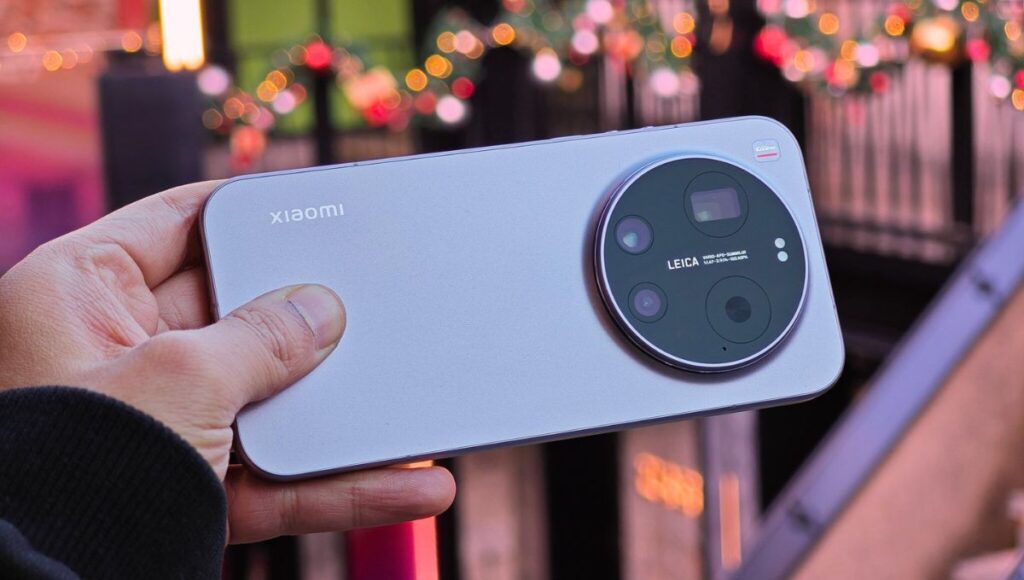 Xiaomi 17 Ultra Leica Edition premium flagship smartphone with Leica camera