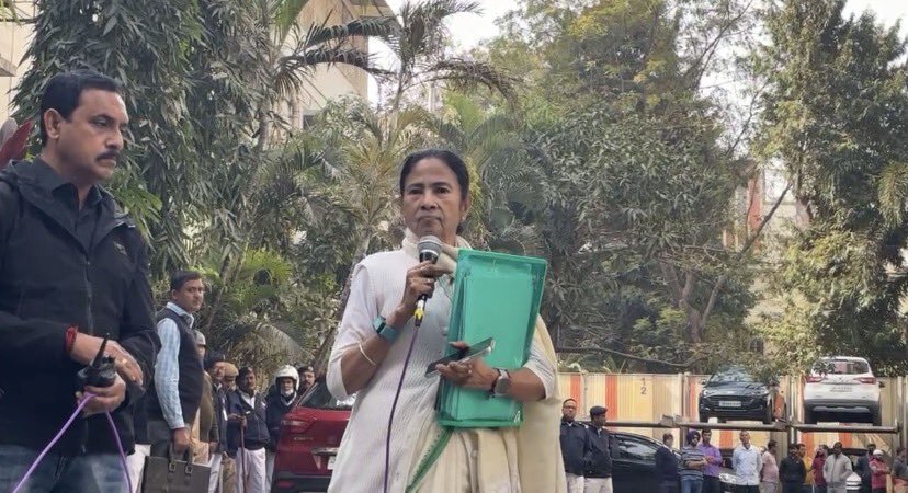 Mamata Banerjee visits IPAC founder home after ED raid