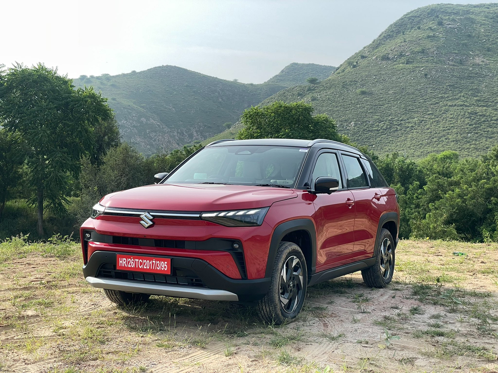 Maruti Brezza 2026 rear connected tail lights