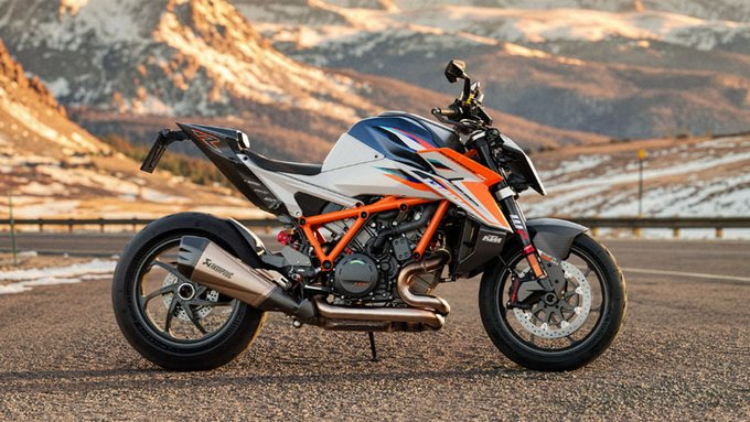 KTM RR superbike carbon body